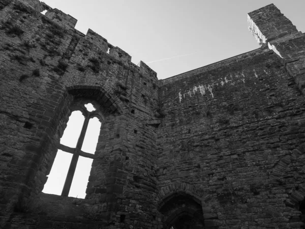 Chepstow Circa 2019年9月 黒と白のチェプストウ城 ウェールズ語でCastell Cas Gwent Welshs の遺跡 — ストック写真