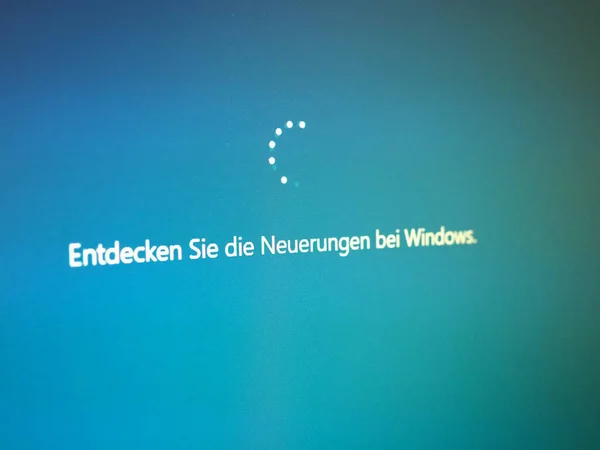 Berlin Usa Circa Juni 2020 Installation Von Windows — Stockfoto