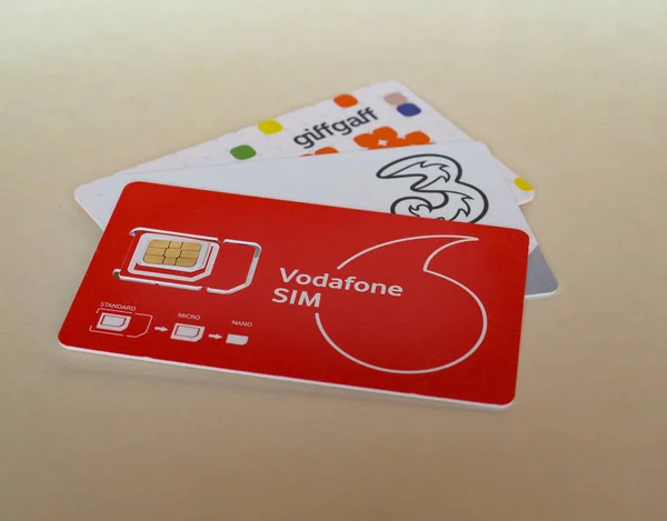 Londres Reino Unido Circa Octubre 2019 Vodafone Tres Giffgaff Mini — Foto de Stock