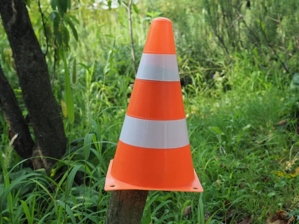 Cono Tráfico Blanco Naranja Para Marcar Las Obras Viarias — Foto de Stock