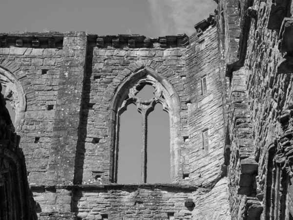 Tintern Circa 2019年9月 ティンバー修道院 ウェールズ語でAbaty Tyndyrn は黒と白の遺跡 — ストック写真