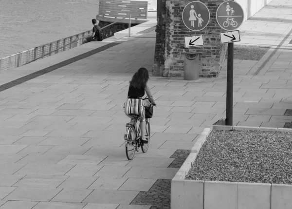 Koeln Germany Circa August 2019 Woman Riding Bike City Centre — Stock Photo, Image