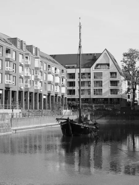Duesseldorf Saksa Circa Elokuu 2019 Vanha Laiva Alter Hafenissa Old — kuvapankkivalokuva
