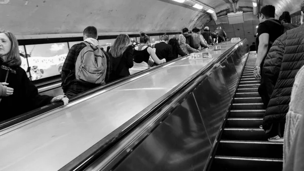 London Circa September 2019 Oxford Circus Tube Station Escalator — стокове фото