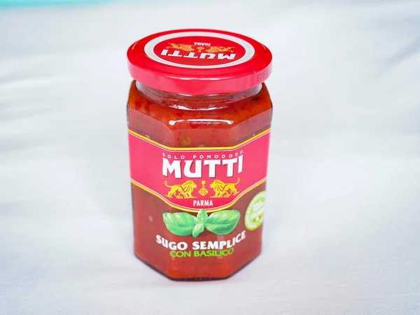 Parma Italie Circa Août 2020 Pot Sauce Tomate Mutti Basilic — Photo