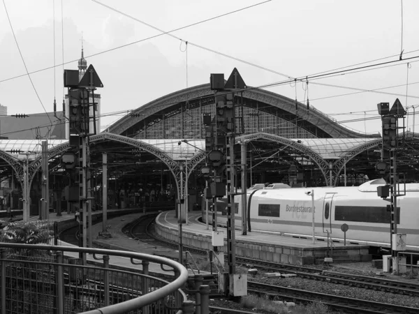 Koeln Niemcy Circa August 2019 Hauptbahnhof Dworzec Centralny Czerni Bieli — Zdjęcie stockowe