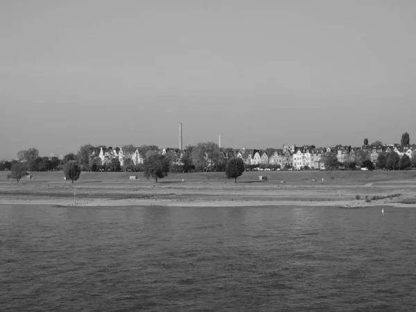 Düsseldorf Circa August 2019 Blick Auf Den Rhein Schwarz Weiß — Stockfoto