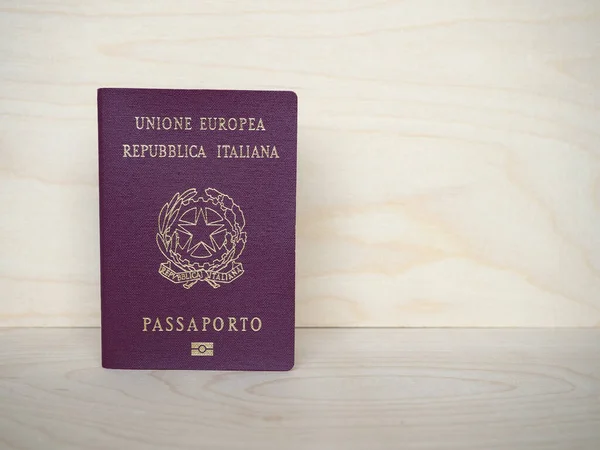Rzym Włochy Circa August 2020 Włoski Paszport Tożsamości Elektronicznym Chipem — Zdjęcie stockowe