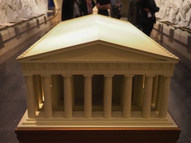 LONDON, İngiltere - CIRCA SEPTEMBER 2019: İngiliz Müzesinde Partenon modeli