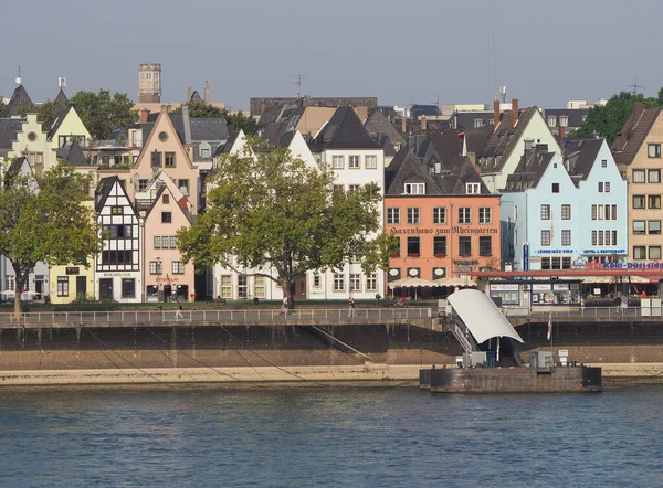 Koeln Germany Circa 8月2019 川からの都市のスカイラインの眺め — ストック写真