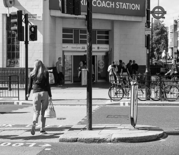 London Crca Eptember 2019 Victoria Koç Stasyonu Siyah Beyaz — Stok fotoğraf