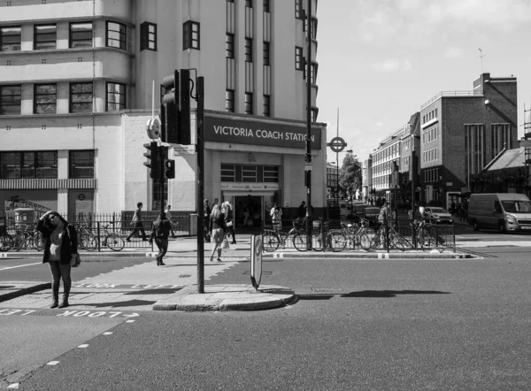ロンドン イギリス Circa 9月2019 黒と白のビクトリアコーチステーション — ストック写真
