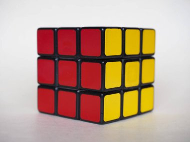 BUDAPEST, HUNGARY - CIRCA EPTESİ 2020: Rubik 'in Sihirli Küpü