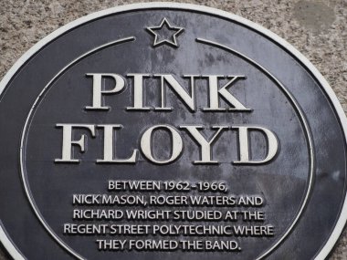 LONDON, UK - CIRCA SEPTEMBER 2019: Regent Street Polytechnic 'te Pink Floyd plaketi