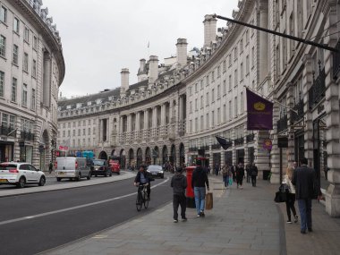 LONDON, UK - CRCA EPTEMBER 2019: Regent Caddesi 'ndeki İnsanlar