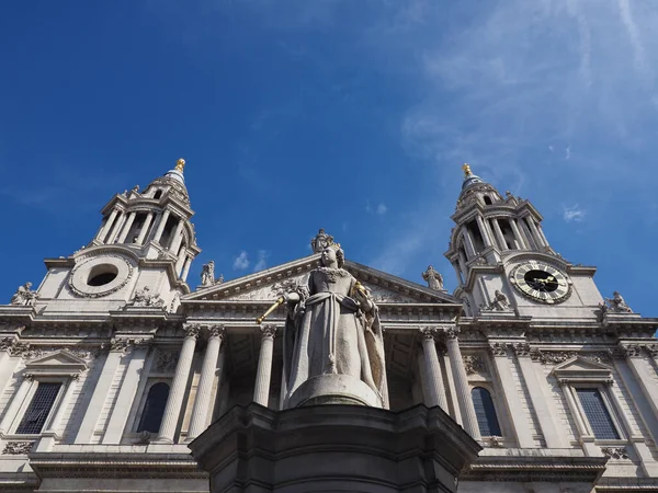 Londen Circa September 2019 Koningin Anne Standbeeld Voor Paul Cathedral — Stockfoto