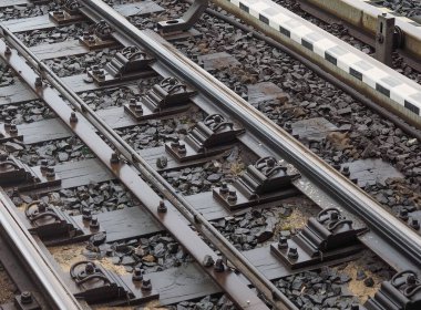 Tren rayları toplu taşımacılık için