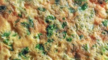 Maydanoz kişniş omleti.