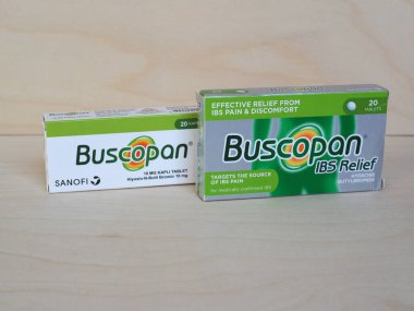 LONDON, İngiltere - CIRCA ECTOBER 2020: Sanofi Buscopan IBS Yardım hapları Hyoscine Butylbromide