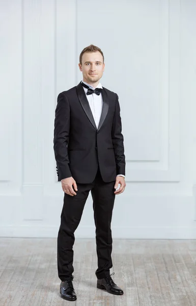 Attractive Young Man Tuxedo Looking Camera Indoors — Stock Photo, Image