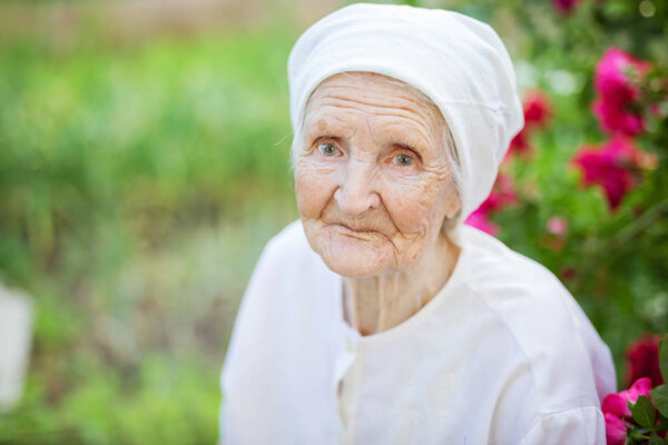 Portrait of smiling senior woman 