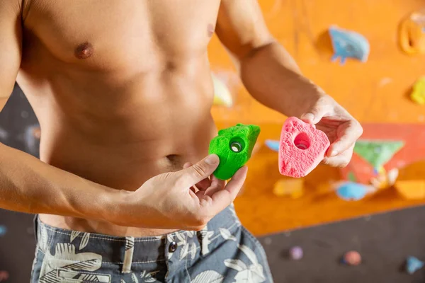 Rock Climber Demonstrating New Bolt Climbing Holds While Standing Wall — Stock Photo, Image