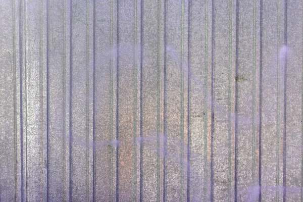 Стіна Листового Металу Прекрасний Порожній Фон Кольоровими Бузковими Переливами Текстура — стокове фото