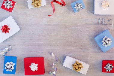 Yılbaşı süsleri ve hediye kutuları kopya alanı ile