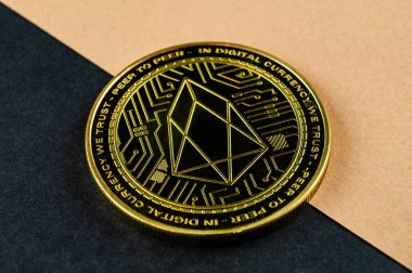 Eosio EOS, modern bir değişim yoludur ve bu kripto para birimi mali ve Web piyasalarında uygun bir ödeme aracı
