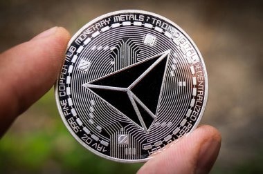 Tron Trx modern bir değişim şeklidir ve bu kripto para birimi finansal ve web piyasasında uygun bir ödeme aracıdır.