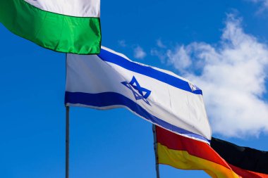 Uluslararası zirve. Th içinde üfleme farklı ülkelerin bayrakları