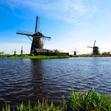 İçinde belgili tanımlık Netherlands seyahat. Geleneksel Hollanda - kı'daki yel değirmenleri