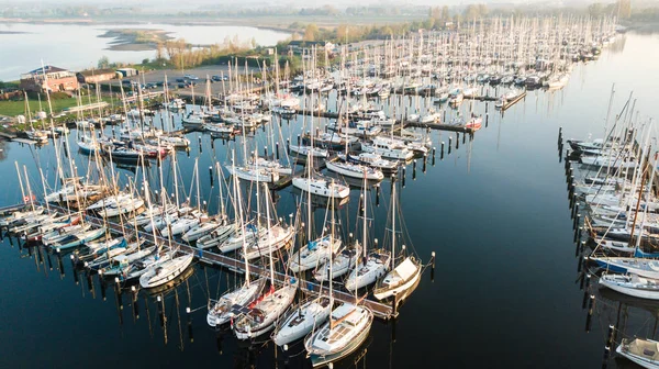 İspanya deniz limanda hava görünümünü modern büyük Lüks Yatlar