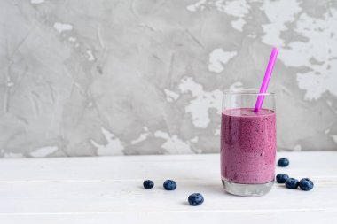 Tropikal meyve ile Sağlıklı Smoothies kopyalama alanı