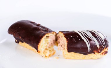 İştah açıcı şekerli tatlı. Krema ışık ile karanlık sır cupcake