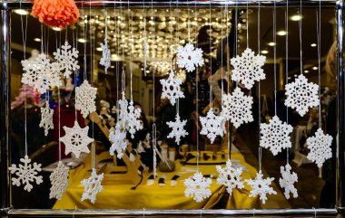 Asılı tığ işi Noel kar taneleri Fuarı'nda