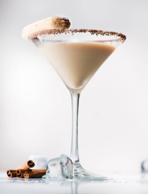 hafif bir arka plan üzerinde kokteyl menü