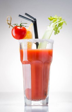 domates suyu ile kokteyl Bloody mary