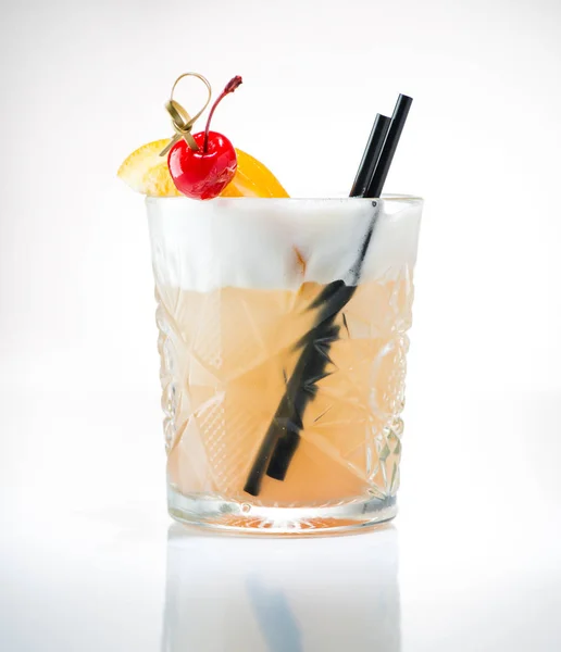 John Collins eller Whiskey sour cocktail — Stockfoto