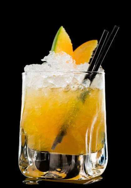 Kokteyl alkollü-alkolsüz taze mango ile — Stok fotoğraf