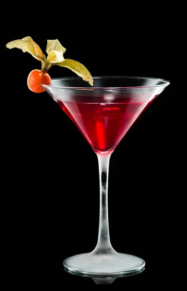 Cocktail alcoholische alcoholische met physalis geïsoleerd — Stockfoto