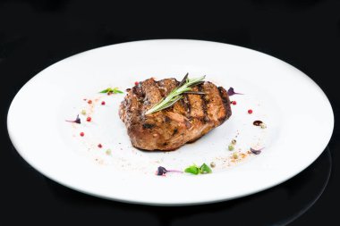 Izgara biftek lezzetli et