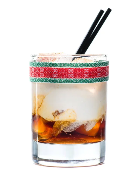 Cocktail alcoolisé avec russe blanc avec glace — Photo