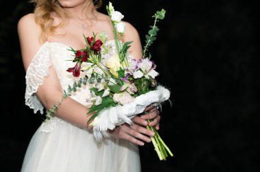 modern düğün buketi Gelin kopya alanı elinde