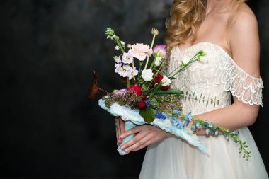 modern düğün buketi Gelin kopya alanı elinde