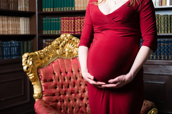 Femme enceinte, Gros plan sur le ventre — Photo