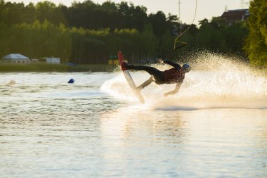 Wakeboarder düşmek