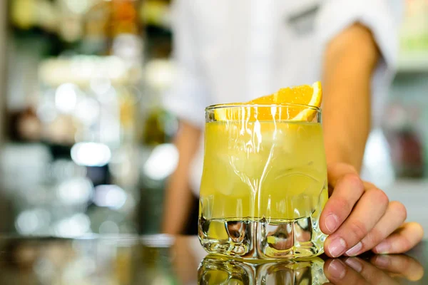 Schraubenzieher, starker alkoholischer Cocktail — Stockfoto