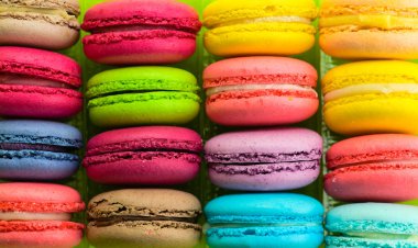 satır macaroons, düz yatıyordu