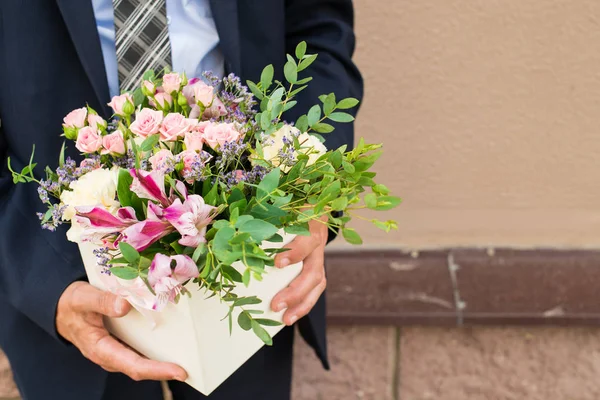 Caja con flores — Foto de Stock